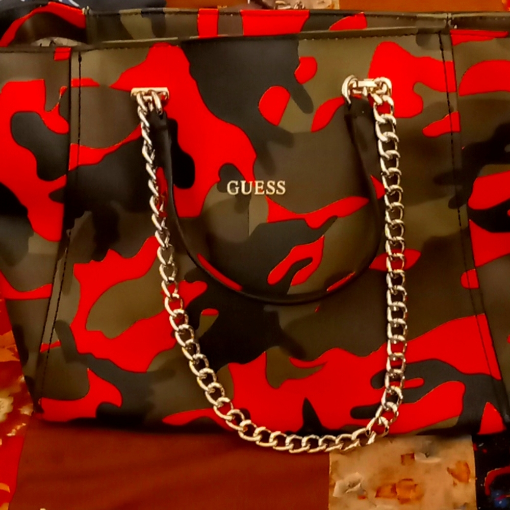 Guess camo tote